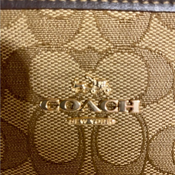 Coach Signature Bag - Picture 12 of 12